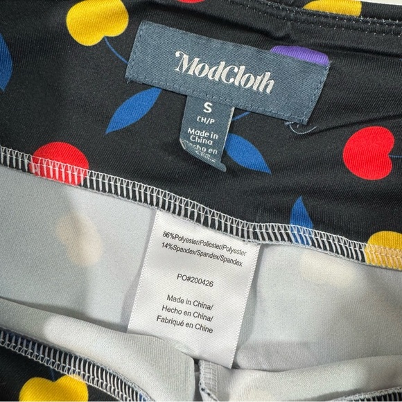 New ModCloth Blazing Cycling Trails Bike Shorts Cherry Bomb - Picture 4 of 7